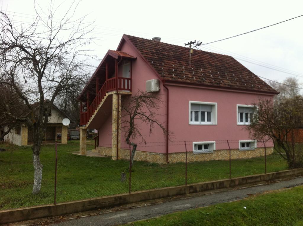 Apartman Anka Ratkovica Екстер'єр фото